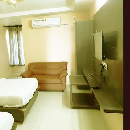 Vishnu Residency Mancherial Mancheral Exterior foto
